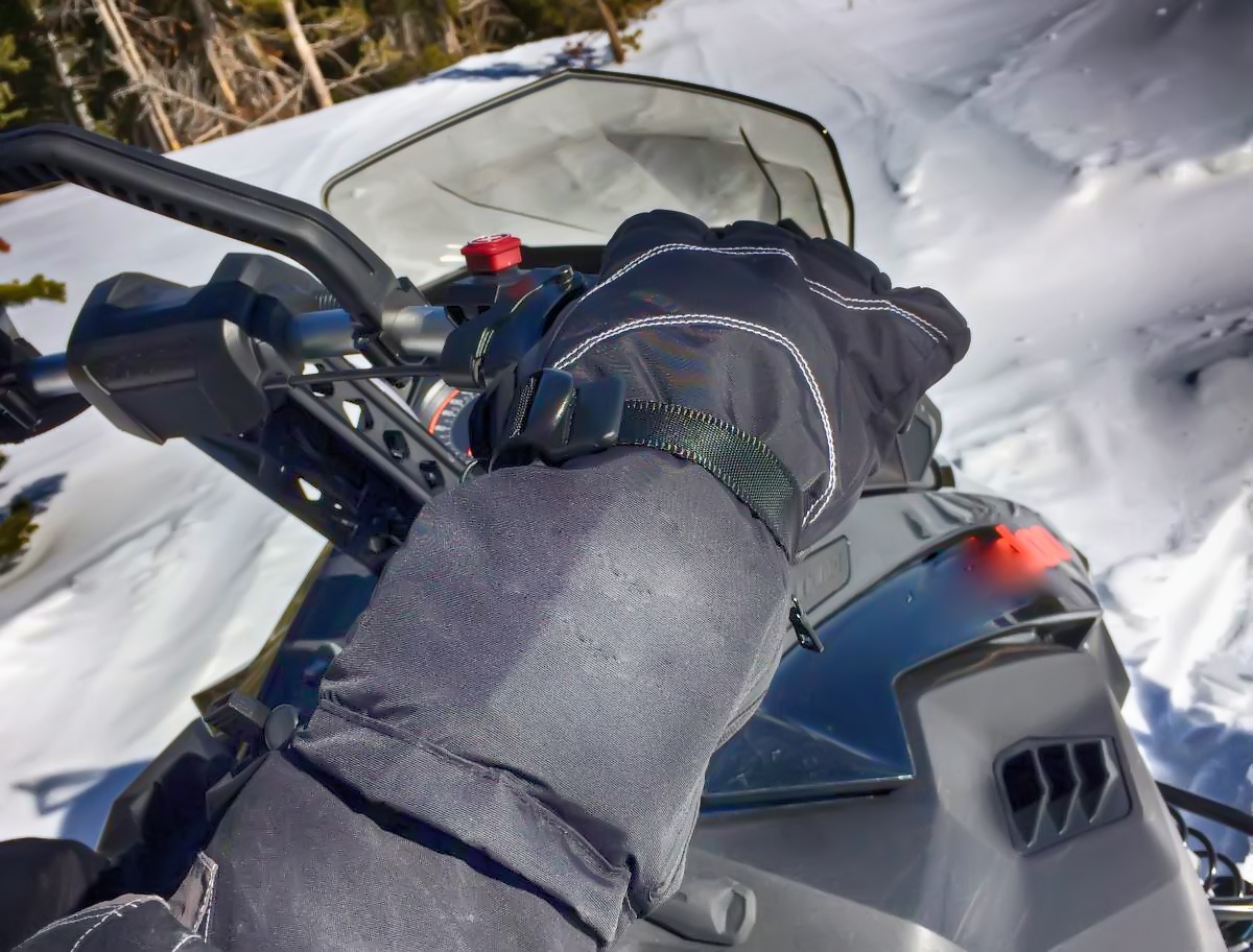 Best Snowmobile Gloves Reviewed & Rated in 2022 TheGearHunt