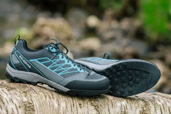 an in-depth review of the best walking shoes of 2018