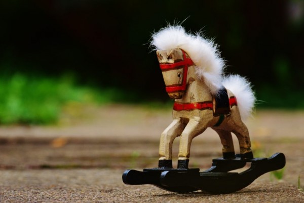 an in-depth review of the best horse toys of 2018.