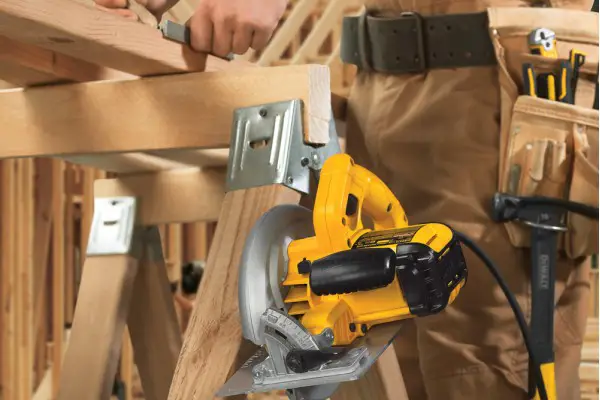 An in-depth review of the best electric saws in 2018