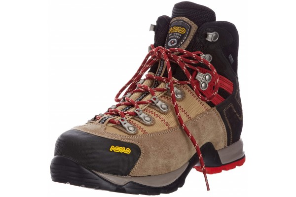 An in-depth review of the Asolo Fugitive GTX hiking boot. 