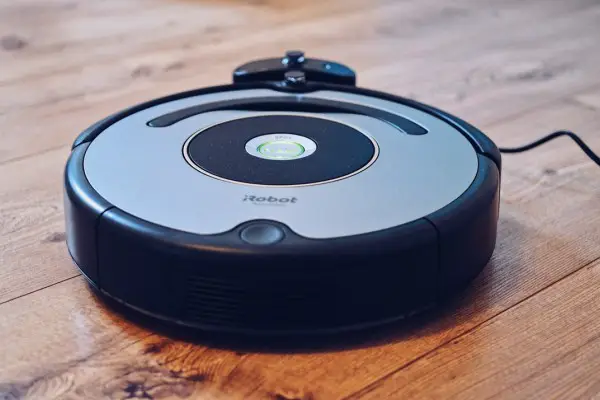 An in-depth review of the best robotic vacuums available in 2018.
