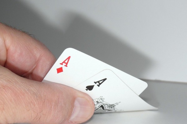 An in-depth review of the best poker cards in 2018