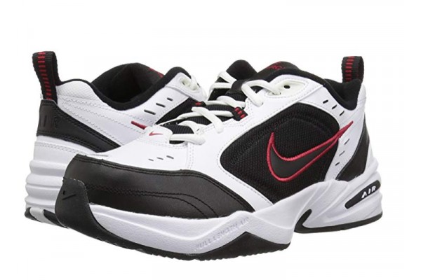An in-depth review of the NIKE Air Monarch IV.