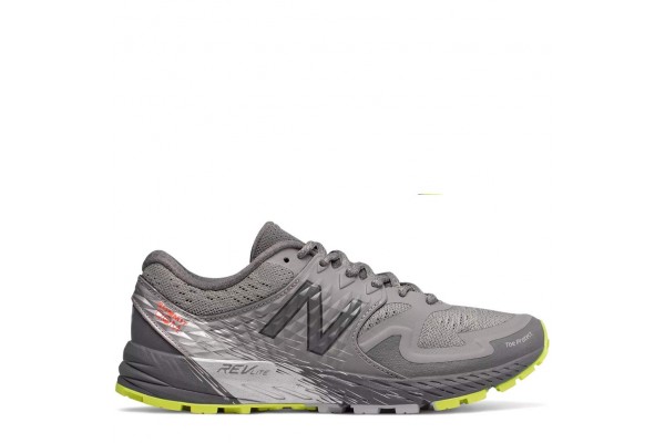 An in-depth review of the New Balance Summit KOM. 