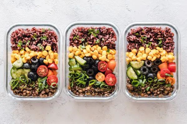 An in-depth review of the best glass meal prep containers available in 2019. 