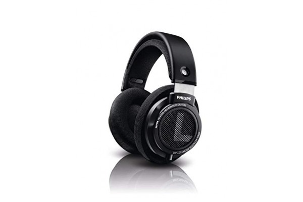 An in-depth review of the Philips SHP9500. 