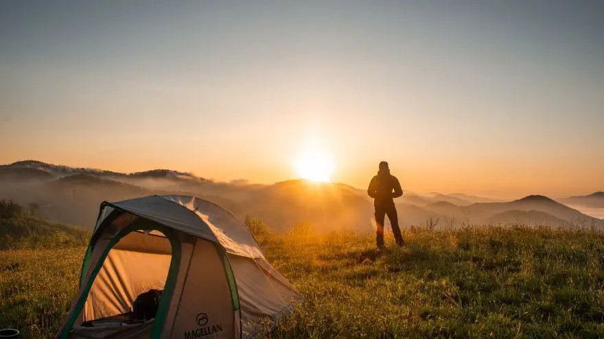 An in-depth guide on the health and social benefits of camping. 