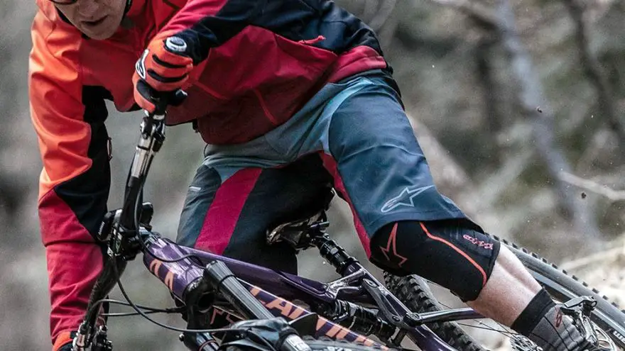 An in-depth guide on the difference between mountain biking vs road biking