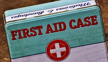 An in-depth guide to the essentials you need in your camping first aid kit. 