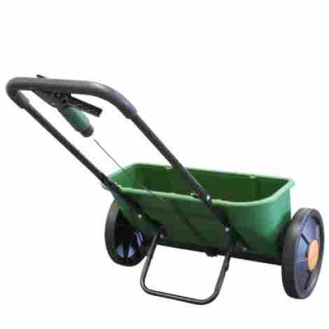 10 Best Spreaders Reviewed Rated In 2018 Thegearhunt Scotts Turf Builder Clic